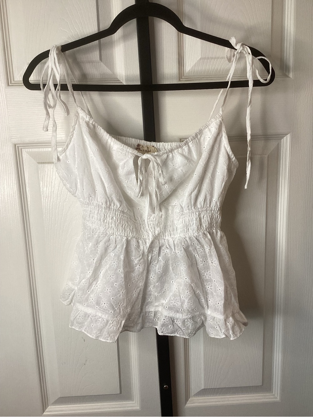 Hem & Thread White Eyelet Tie-Shoulder Peplum Cami, size Large NWT